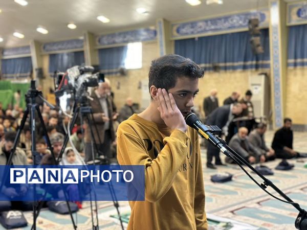   برگزاری جشن ایام‌الله دهه فجر همزمان با نماز جمعه بخش صفادشت با حضور پرشور مردم