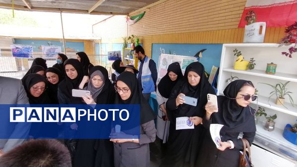 برنامه تجربه‌گردانی طرح مدرسه بدون پسماند در دبستان شهید رازدان ناحیه ۷ مشهد