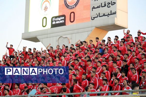 بازی بدون گل تراکتور و فجر سپاسی