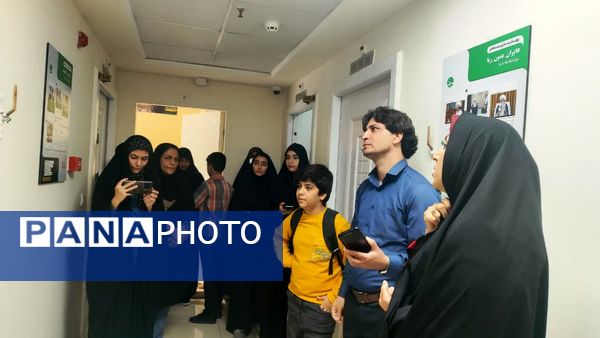 بازدید خبرنگاران و اعضای بسیج رسانه از دفتر «خبرفوری» در مشهد