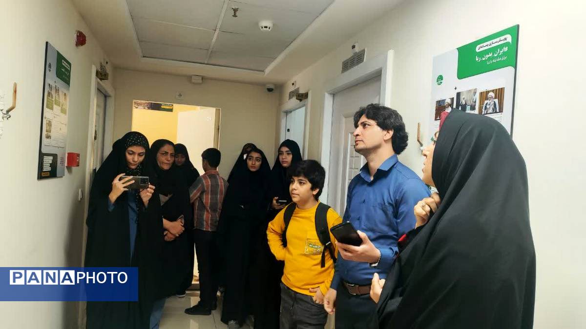 بازدید خبرنگاران و اعضای بسیج رسانه از دفتر «خبرفوری» در مشهد