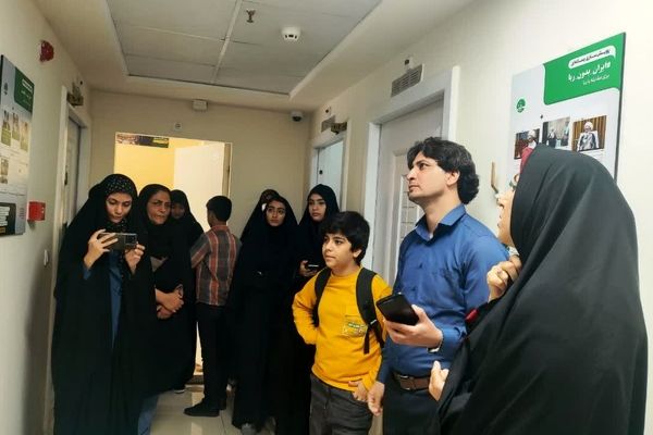 بازدید خبرنگاران و اعضای بسیج رسانه از دفتر «خبرفوری» در مشهد