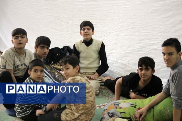 هم‌نشینی معنویت و تعلیم در مسجد