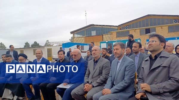 آیین کلنگ زنی صنایع پوشاک کیف و کفش در شهرک صنعتی کمشچه