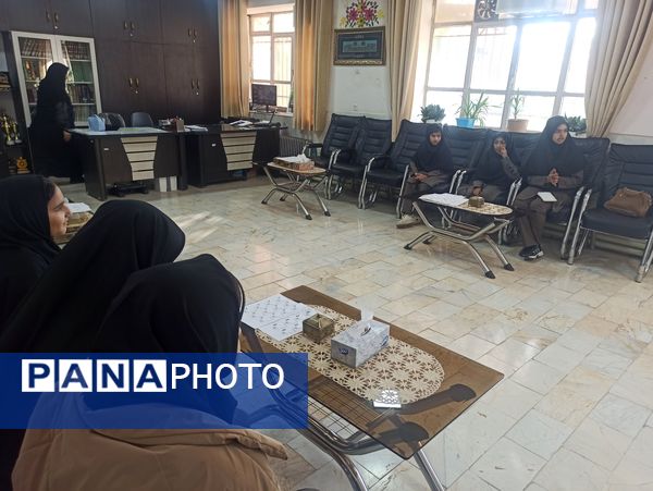  جلسه اول شورای دانش آموزی دبیرستان نمونه اندیشه 