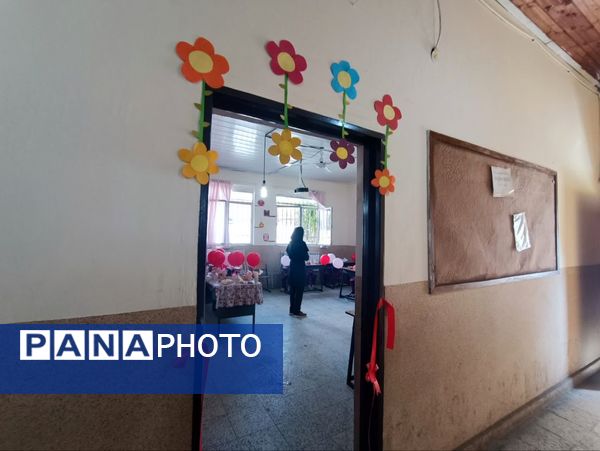 جشن شکوفه‌ها در دبستان شهید رجایی ایزدشهر