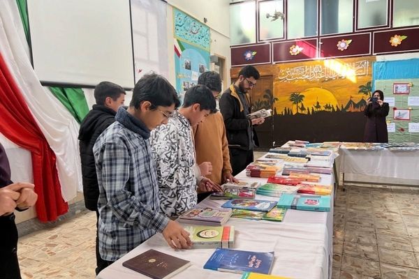 هفته کتاب با سه رویداد فرهنگی در شهرستان فیروزکوه کلید خورد
