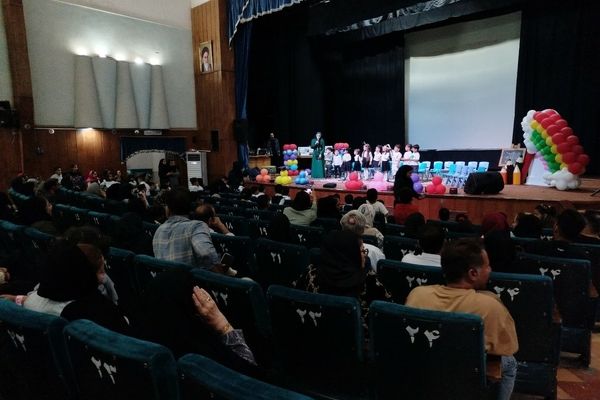 جشن باشکوه فارغ‌ التحصیلی نوگلان رنگین کمان کاشمر