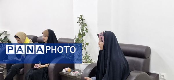 دیدار رئیس سازمان دانش‌آموزی و دانش‌آموزان پیشتاز و خبرنگاران پانا با رئیس سازمان تأمین اجتماعی محمودآباد 