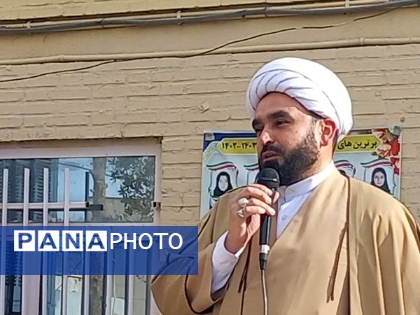 برگزاری بهار همدلی شکوه مهربانی جشن نیکوکاری در دبیرستان عفت