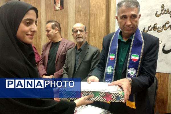 نشست صمیمی مدیر و معاون پرورشی ناحیه 4 شیراز با مربیان، پیشتازان و خبرنگاران پانا