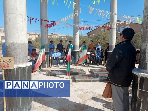 غبارروبی مزار شهدای گمنام دانشگاه آزاد اسلامی واحد کاشمر 