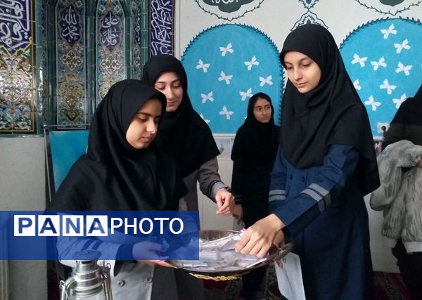 اجرای طرح لاله‌های روشن در دبیرستان شهید همت شهرستان ملارد 