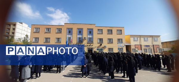 گذری برصبح‌گاه دبیرستان وکیلی ۹