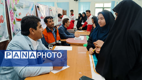 برپایی میز خدمت فرماندار و مدیران شهرستان مارگون 