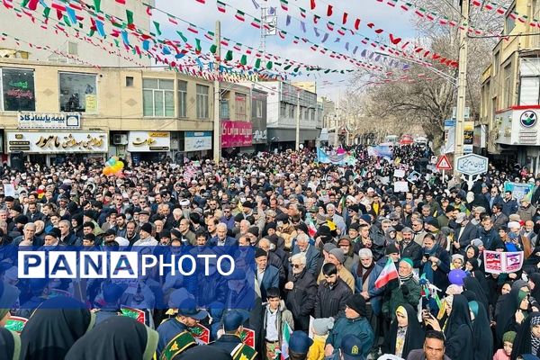 حضور پرشور مردم انقلابی شهرستان گلپایگان در جشن پیروزی چهل و ششمین سالگرد انقلاب اسلامی ایران