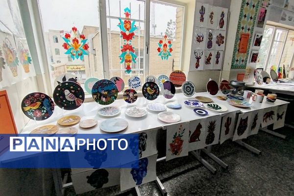 بازدید دانش آموزان پایه نهم آموزشگاه شهید خشکباری از هنرستان کار و دانش ولایت 