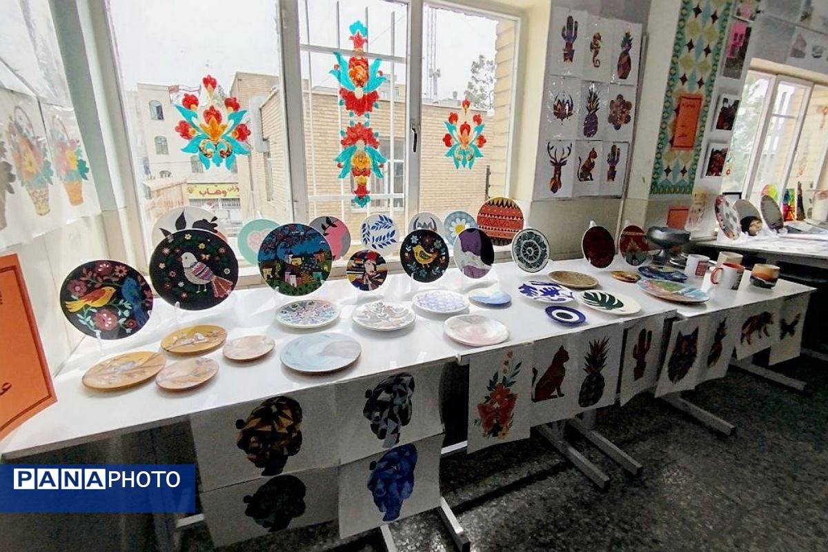 بازدید دانش آموزان پایه نهم آموزشگاه شهید خشکباری از هنرستان کار و دانش ولایت
