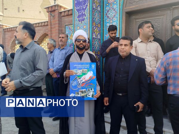 حضور پرشور مردم و دانش‌آموزان بندر لنگه در مراسم ۱۳ آبان