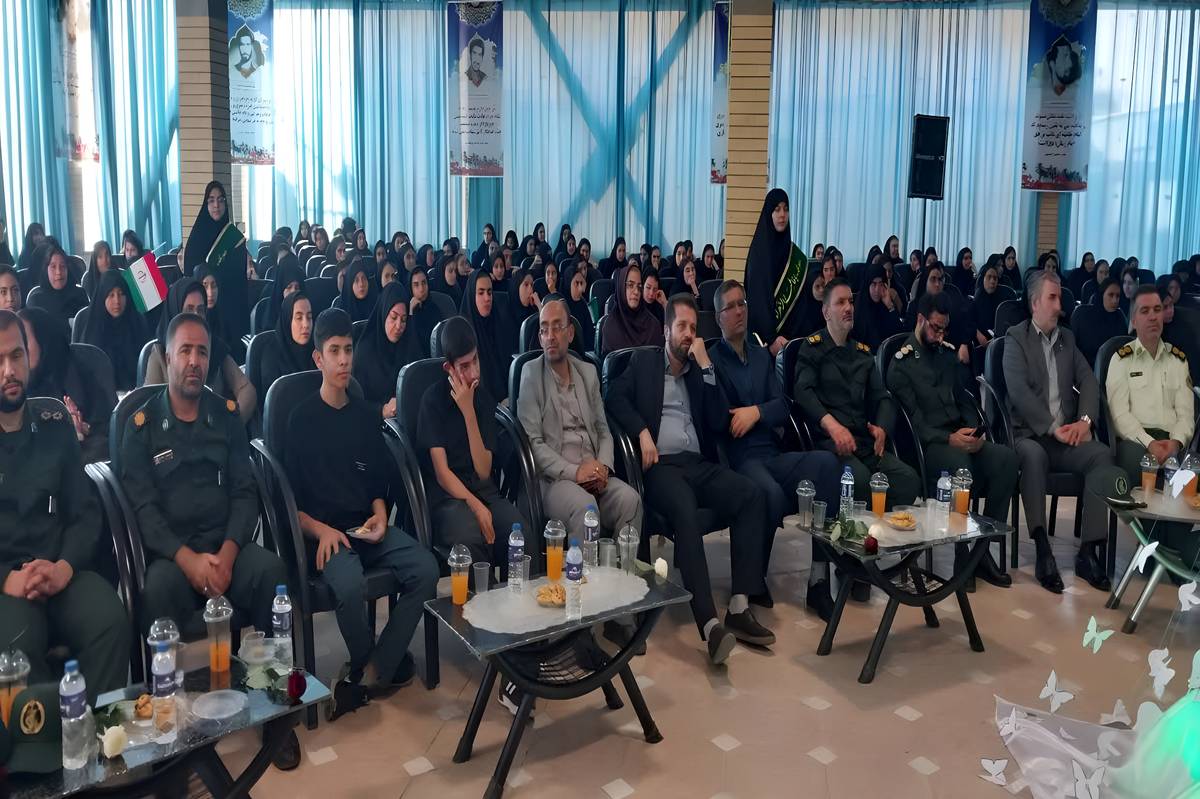 یادواره شهدای نیروی انتظامی اسدآباد با تاکید بر نقش امنیت و ایثار در حفظ دستاوردهای نظام برگزار شد