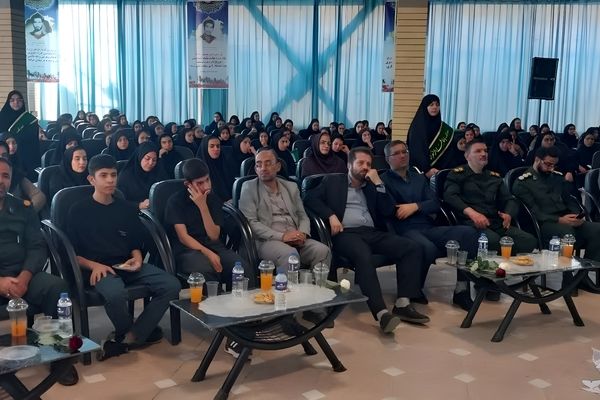 یادواره شهدای نیروی انتظامی اسدآباد با تاکید بر نقش امنیت و ایثار در حفظ دستاوردهای نظام برگزار شد