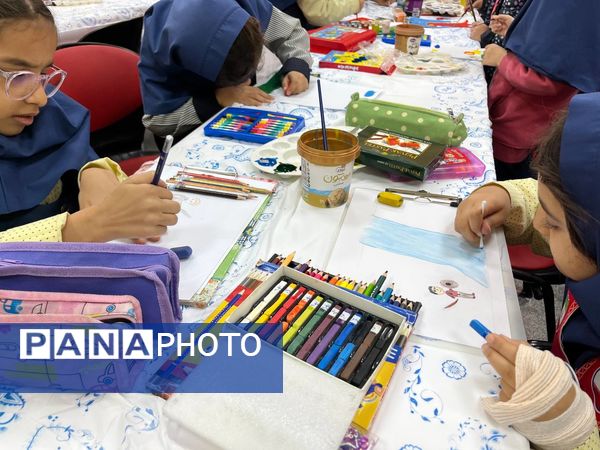 شکوفایی استعدادهای هنری دانش آموزان پایه چهارم دبستان آرمینه مصلی نژاد