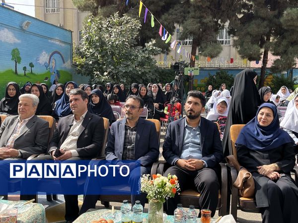 آیین نواختن زنگ مهر در آموزشگاه استثنایی ایثار ناحیه دو مشهد 