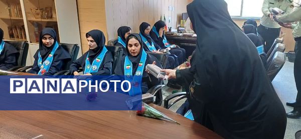 پیشتازان سازمان دانش‌آموزی در کنار پلیس، به رنگ امنیت و دوستی