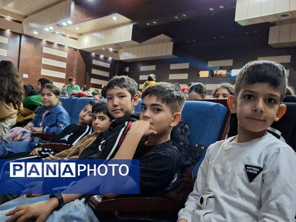 اکران فیلم سینمایی ببعی قهرمان در فرهنگسرای بعثت صفادشت