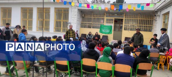 برگزاری جشن روز پدر به‌مناسبت ولادت حضرت علی(ع) در مدرسه ۱۲ فروردین کارخانه قند شیروان