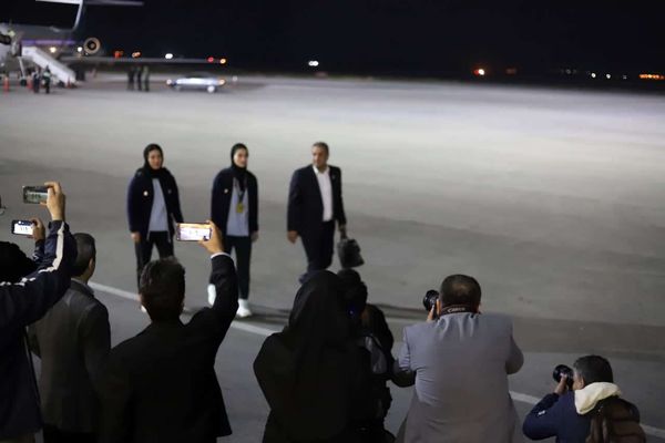 آیین استقبال باشکوه از آتوسا گلشاد نژاد، قهرمان طلای کاراته ایران در کرمانشاه