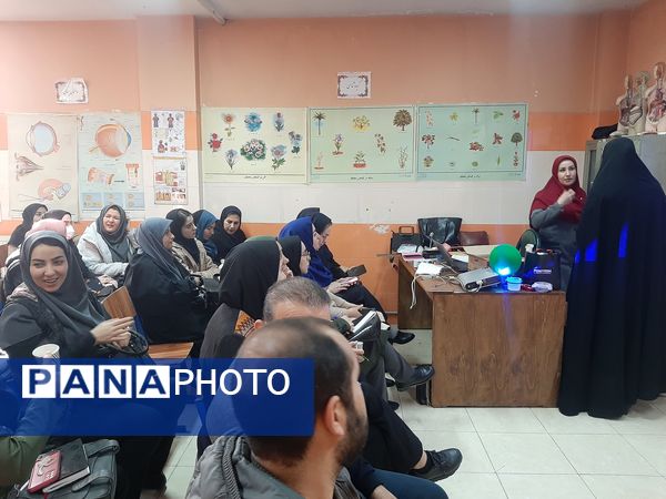 تجربه‌های نوین برای آموزگاران در کارگاه علوم و آزمایشگاه 
