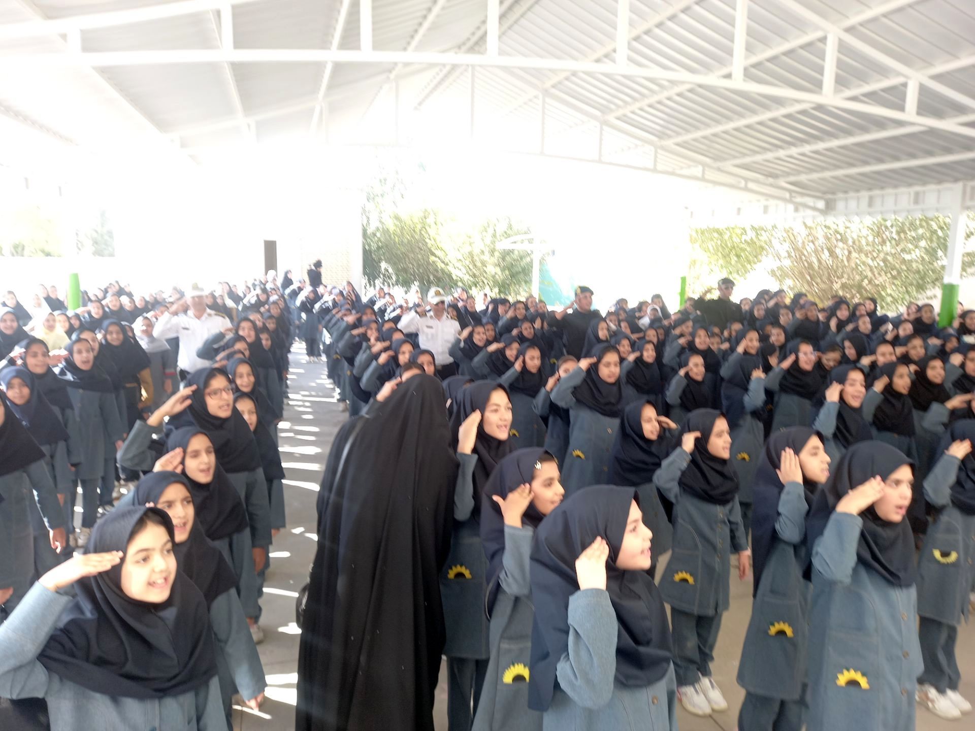 گرامیداشت هفته نیروی انتظامی در دبستان فرهنگ فرازمند