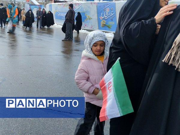 مردم مشهد در ۲۲ بهمن حماسه‌ای دیگر آفریدند