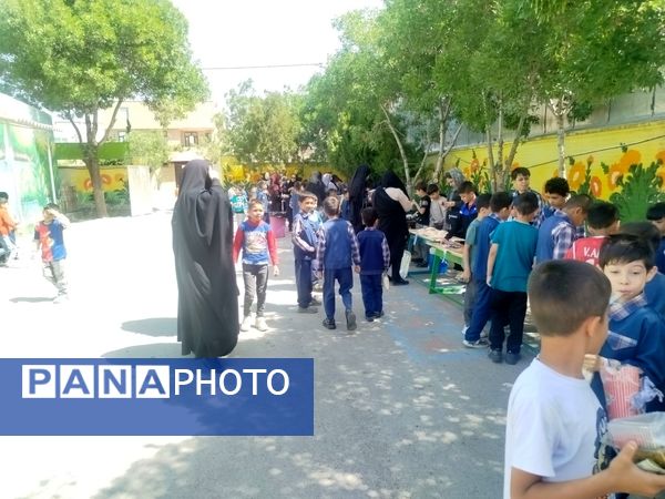 برگزاری بازارچه درون مدرسه‌ای در دبستان مبین شیروان