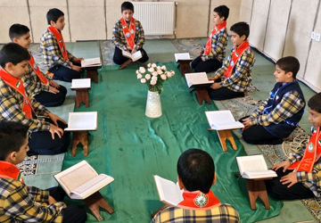 آماده‌سازی و غبارروبی نمازخانه آموزشگاه مهیا به مناسبت حلول ماه مبارک رمضان