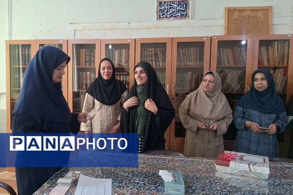 تقدیر از مدیر، کادر آموزشی و پرورشی آموزشگاه پویش ناحیه ۳شیراز 