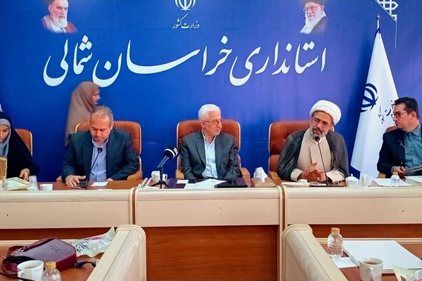 نشست بین نسلی دانش‌آموزان دختر منتخب با حضور مشاور وزیر و استاندار 