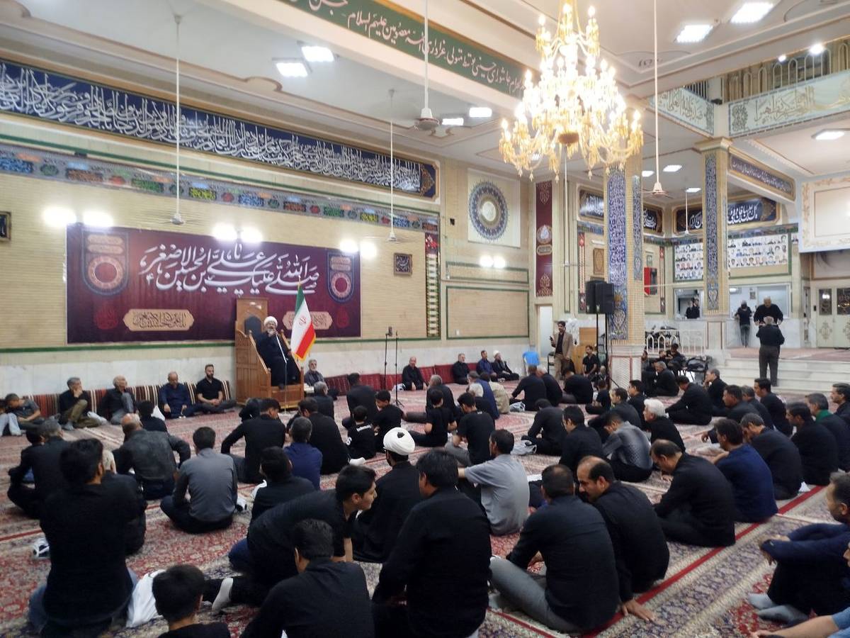 حضور حماسی جوانان و نوجوانان در شب هشتم محرم کاشمر
