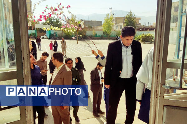 غنچه‌های امید در آغوش دبستان فاطمیه لردگان