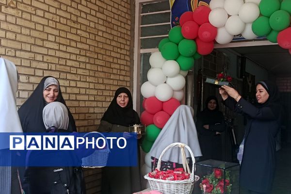 دانش‌آموزان شهریاری روز اول سال تحصیلی را به پایان رساندند