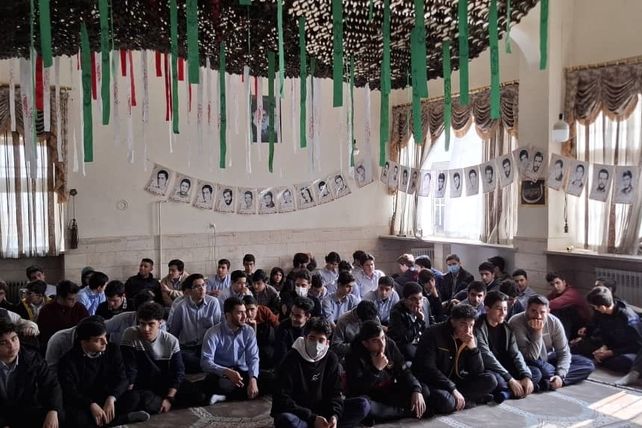 برگزاری یادواره شهید در دبیرستان دوره دوم شهید بهشتی سمنان 