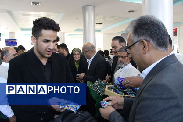 مراسم استقبال از کاروان دانش‌آموزی اعزام به حج عمره در یزد