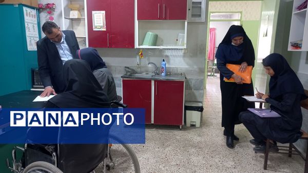 بازدید سرپرست اداره آموزش و پرورش استثنایی استان از روند برگزاری امتحانات نوبت دوم