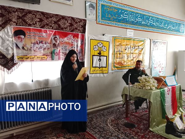 طنین قرآن و یاد شهدای مقاومت در مدارس مرند