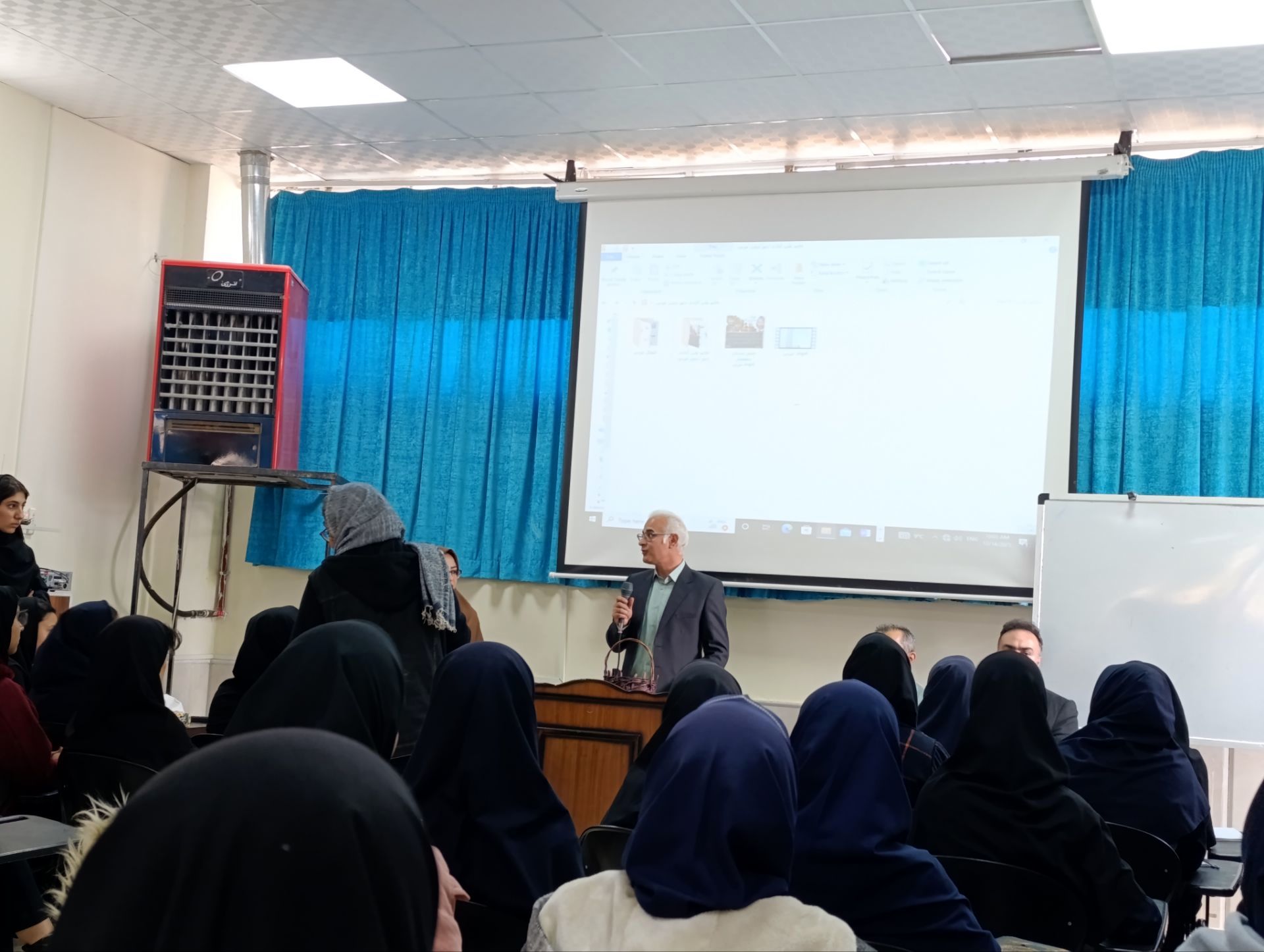 بیست و هشتمین گردهمایی کتاب گچ پژ در نیشابور 