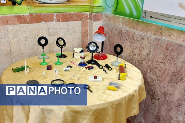 برپایی نمایشگاه صنایع آموزشی و فناوری‌های نوین در دبستان علوی 