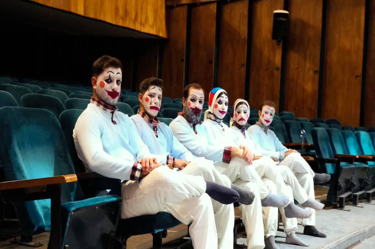 درخشش هنرمندان انجمن هنرهای نمایشی گروه باران الشتر در سی و هفتمین جشنواره تئاتر استان لرستان