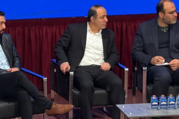 در ایران صنعت طلا وجود ندارد