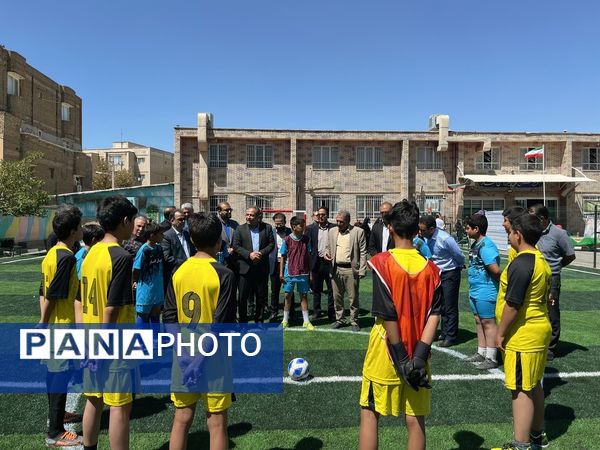 از زمین چمن تا میدان همدلی